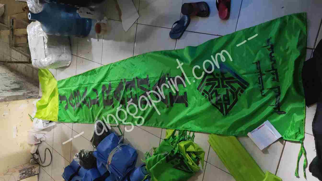 Jasa Sablon Umbul-Umbul Custom — Warna Tajam, Tahan Cuaca, Harga Grosir (3)