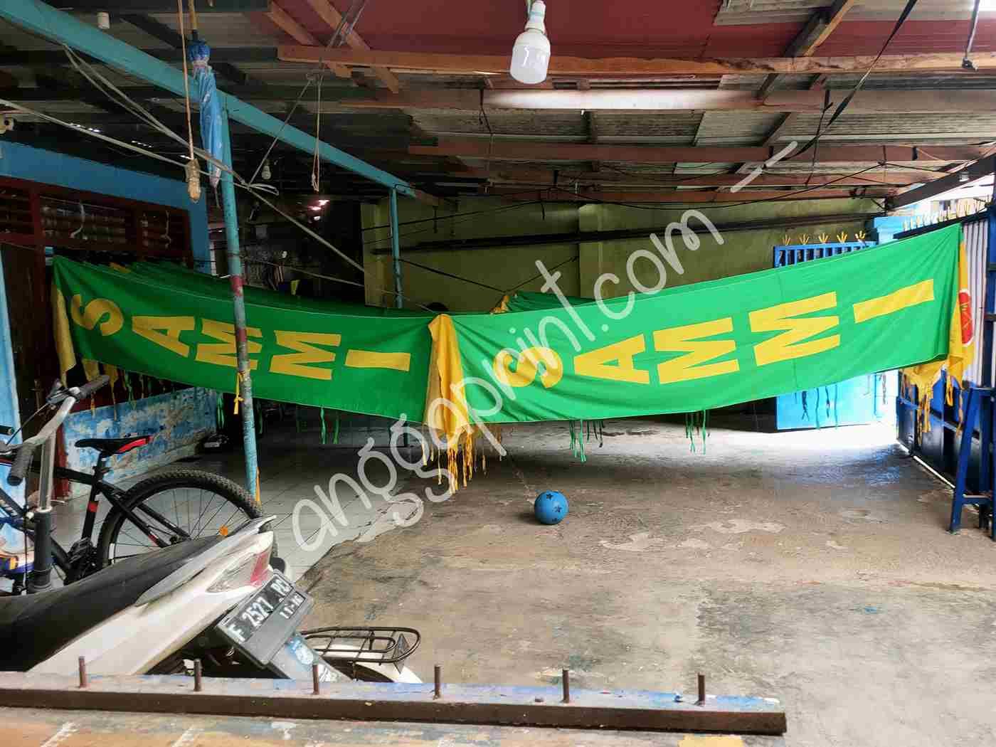 Jasa Sablon Umbul-Umbul Custom — Warna Tajam, Tahan Cuaca, Harga Grosir
