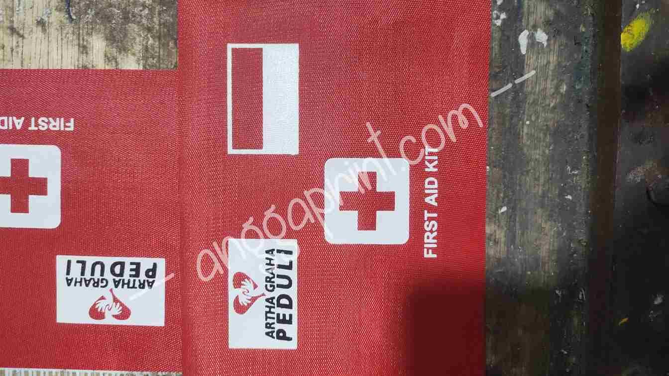 Jasa Sablon Tas Medis Custom — Tahan Disinfeksi, Identitas Jelas, untuk Faskes & Tim Tanggap Darurat (5)