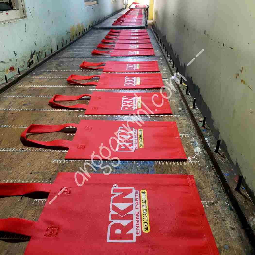 Jasa Sablon Goodiebag Custom — Bahan Premium, Cetak Presisi