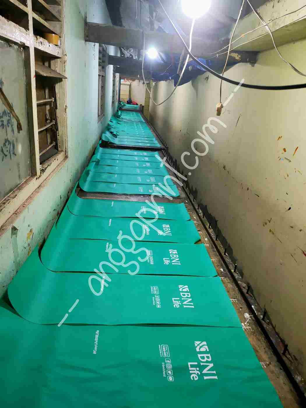 Jasa Sablon Sponbond Custom — Tas Promosi Ramah Lingkungan, Cetak Presisi